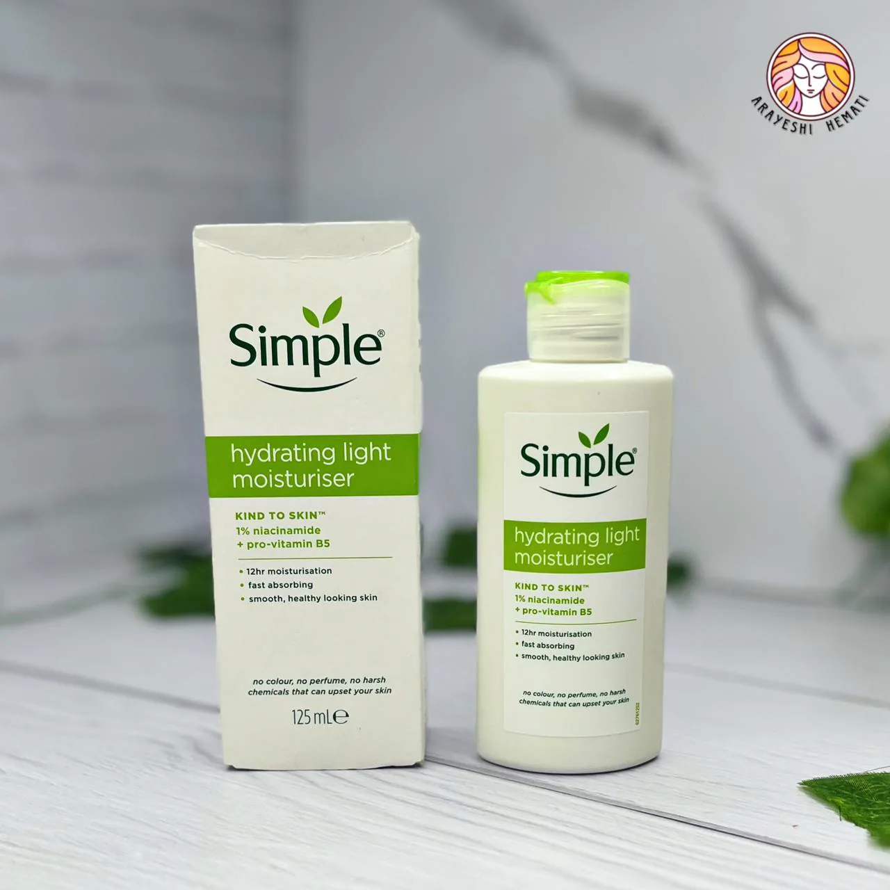 کرم آبرسان پوست چرب سیمپل – hydrating Light Simple