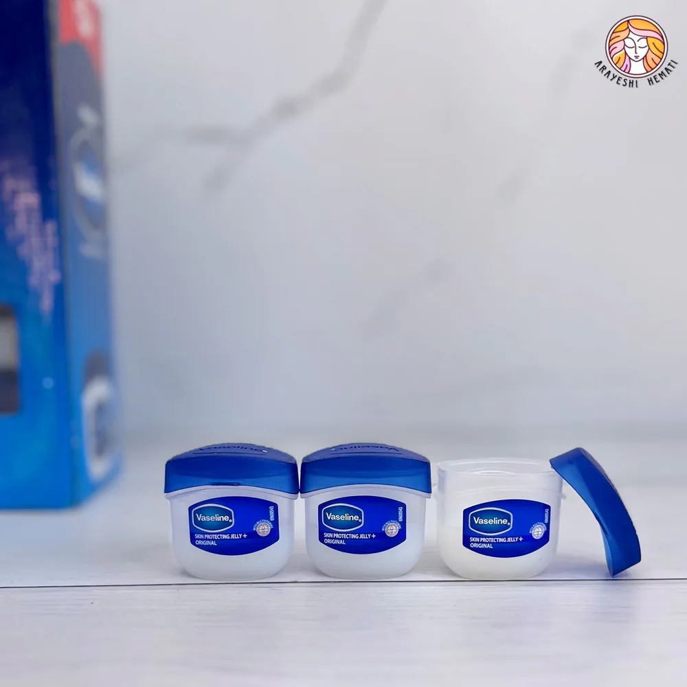 وازلین لب ویتامینه vaseline