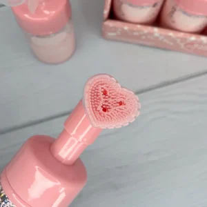 فوم شستشو صورت قلبی رایحه پودر بچه