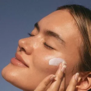 کرم آبرسان پوست چرب سیمپل – hydrating Light Simple